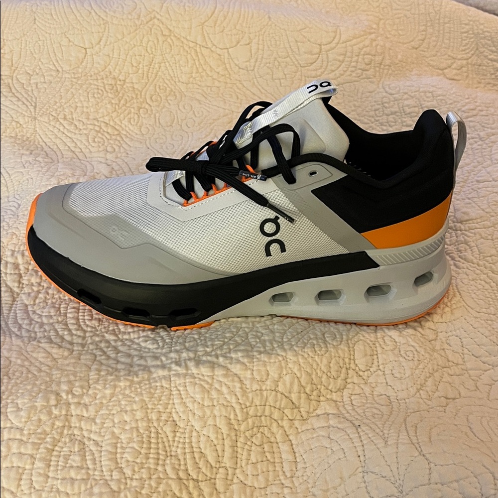 NWT On cloud nova x in grey and tangerine